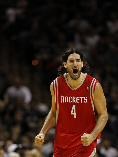 火箭外线手感冰冻，负于马刺的简单介绍