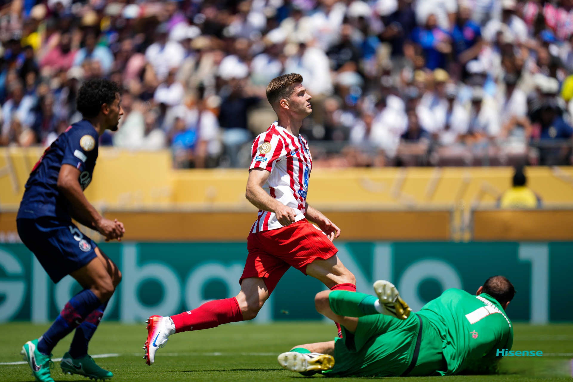 法国队在接力赛中夺得第四名