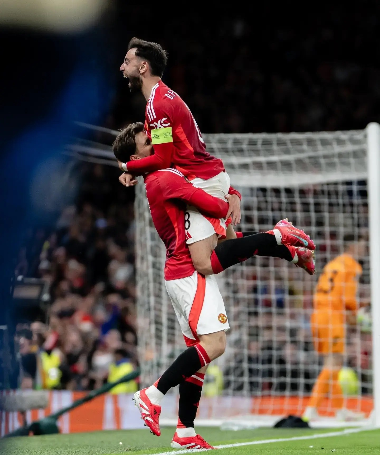 包含曼联逼平热刺，保持不败盼胜的词条