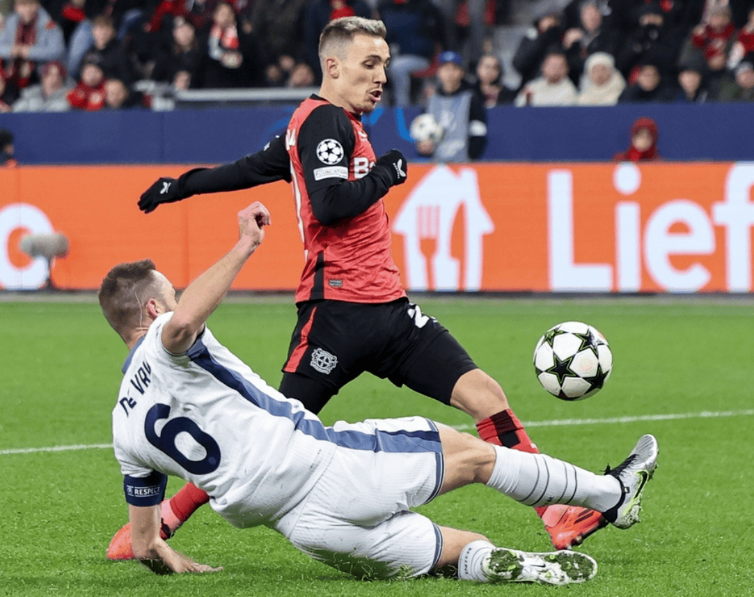 切尔西奋力卫冕夺冠，马德里再度遭遇失利的简单介绍