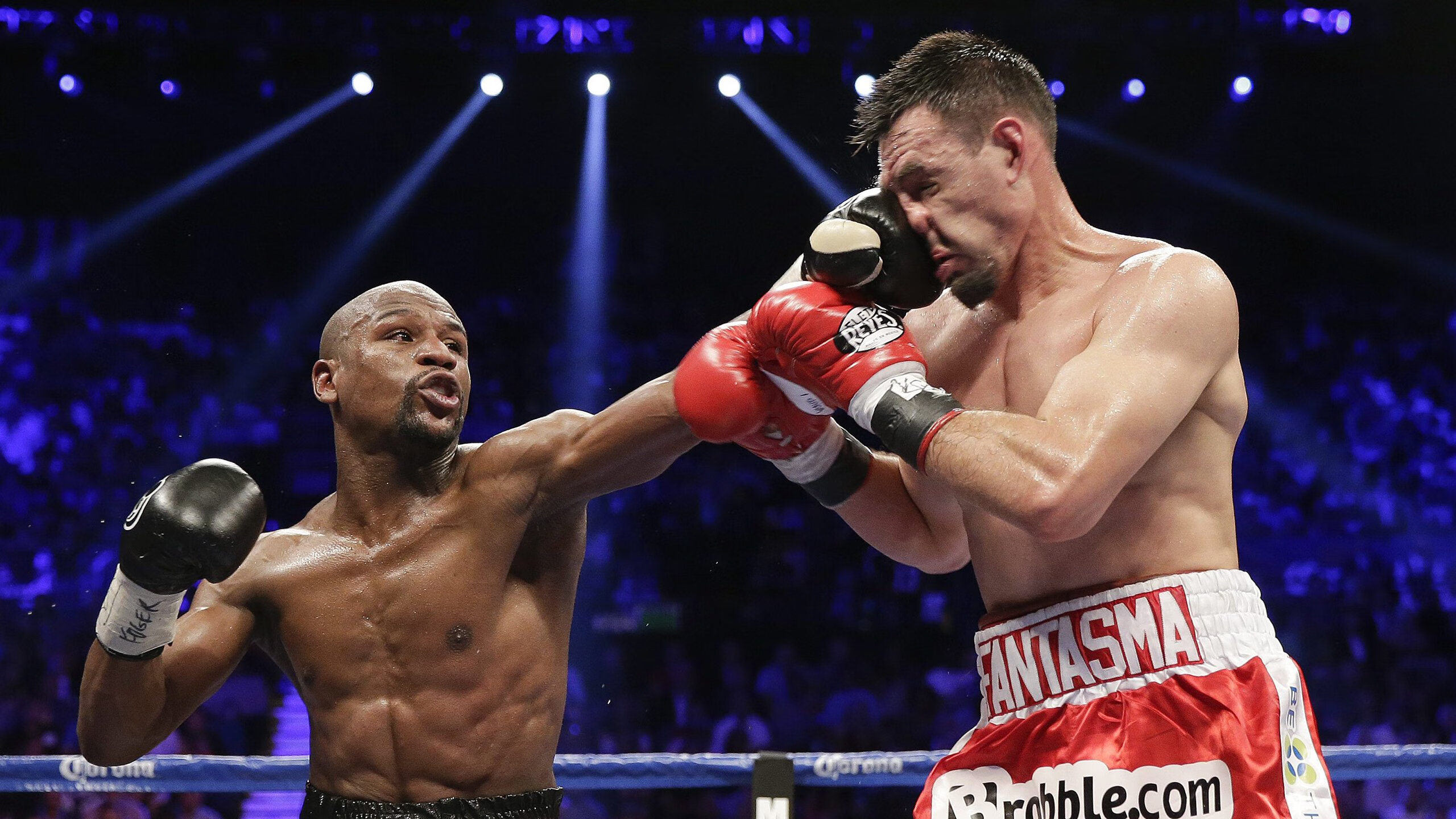 跨界狂胜,当76人席卷骑士,克莱在欧冠赛场接管比赛